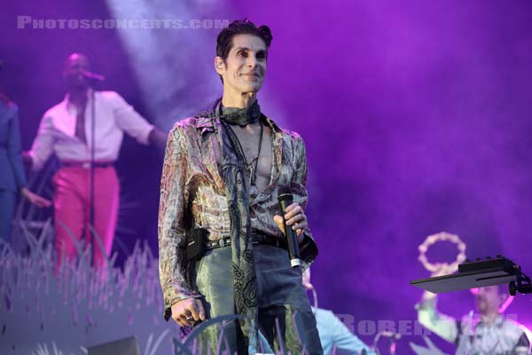 PERRY FARRELL'S KIND HEAVEN ORCHESTRA - 2019-07-20 - PARIS - Hippodrome de Longchamp - Alternative Stage - 